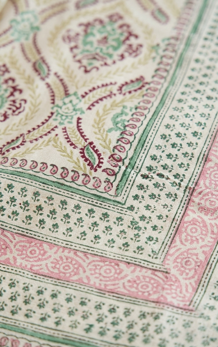 Surya Tarangini 100% Cotton 6 Seater(60 x 90 inches)- Pink