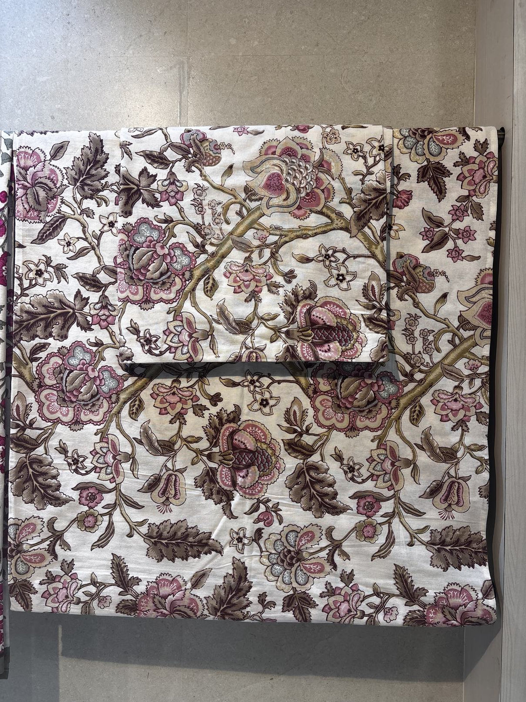 Gulnaar Royale King Size(108 x 108 Inches) Bedsheet (Pink)- 118