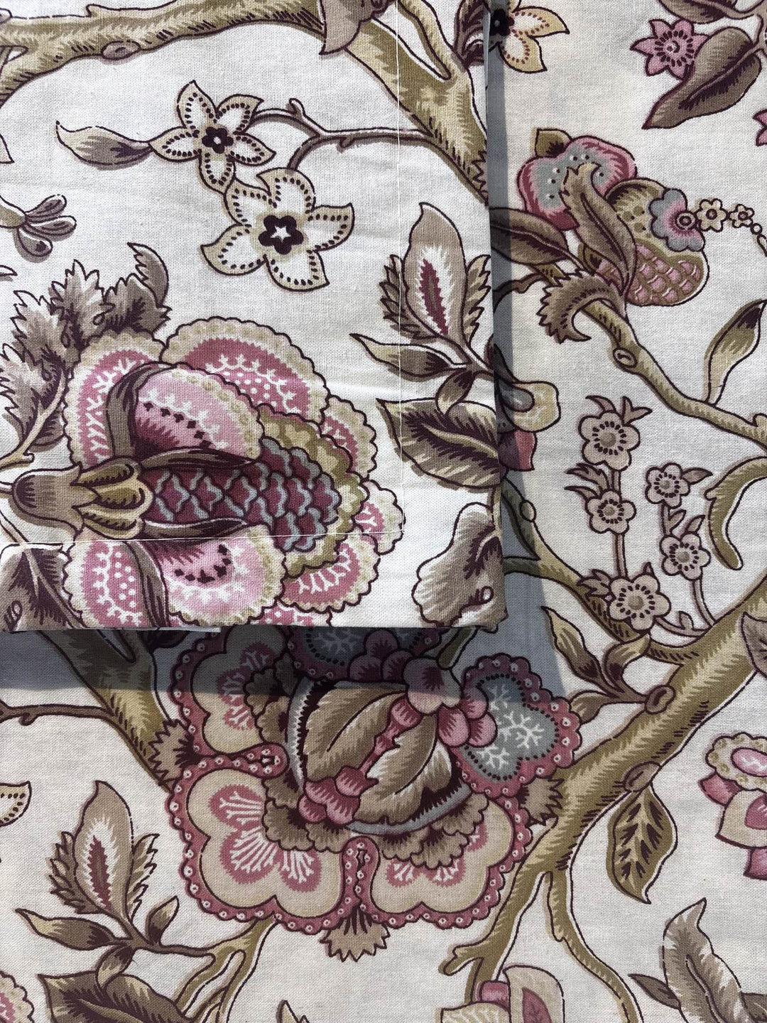 Gulnaar Royale King Size(108 x 108 Inches) Bedsheet (Pink)- 118