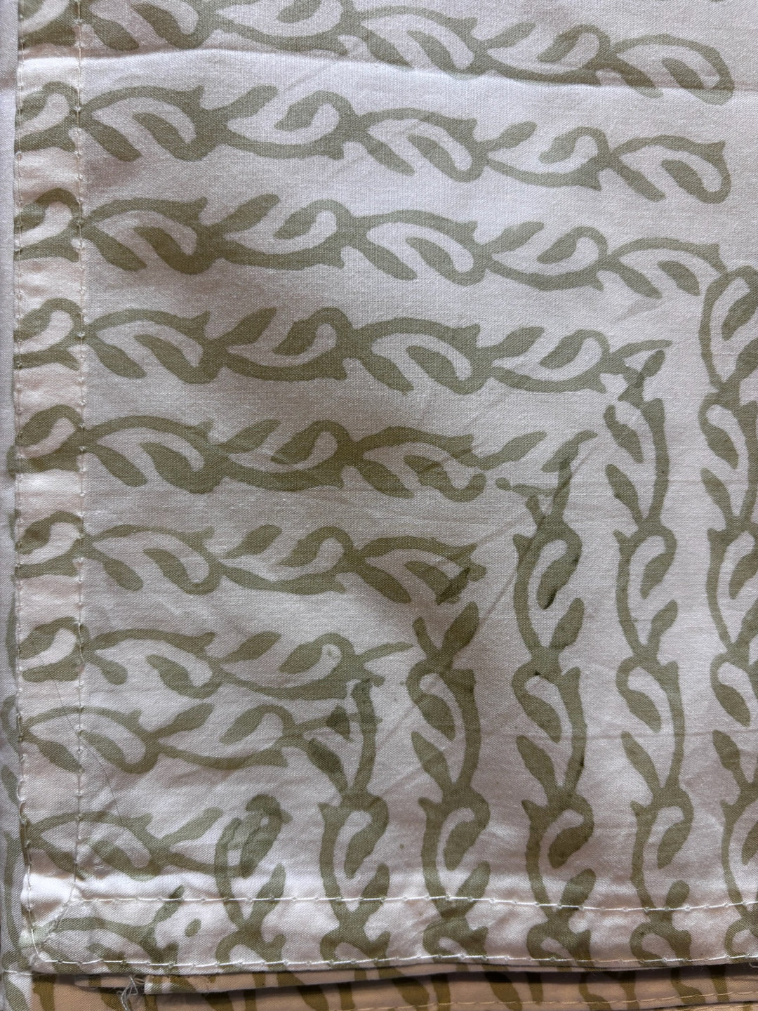 Gulnaar Edit Plus King Size(108 x 108 Inches) Bedsheet (Mint Green)- 140