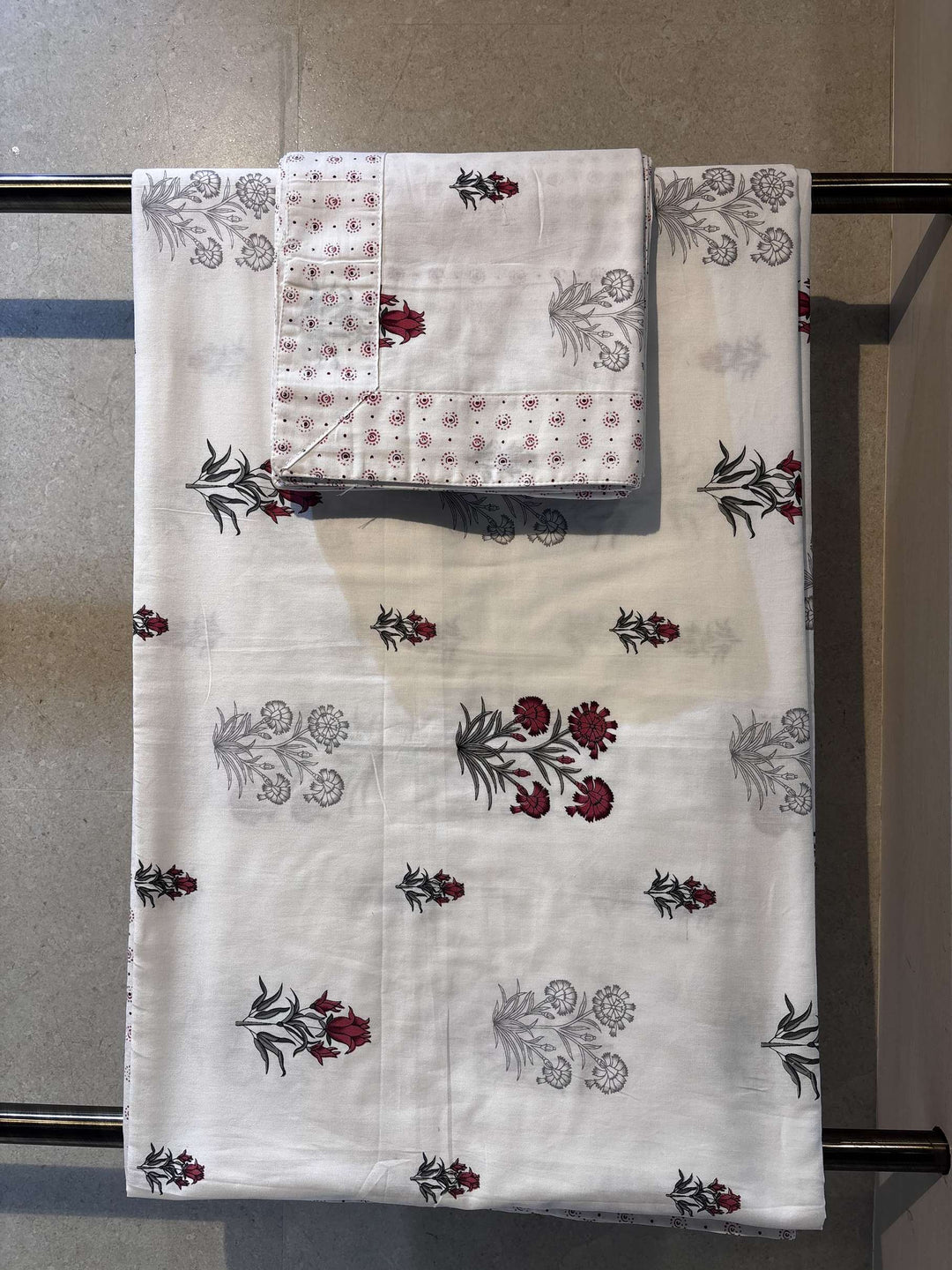 Gulnaar Edit King Size(108 x 108 Inches) Bedsheet (Maroon)-141