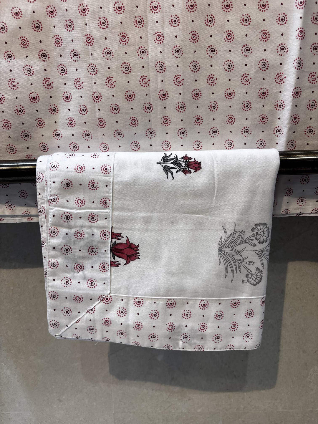 Gulnaar Edit King Size(108 x 108 Inches) Bedsheet (Maroon)-141
