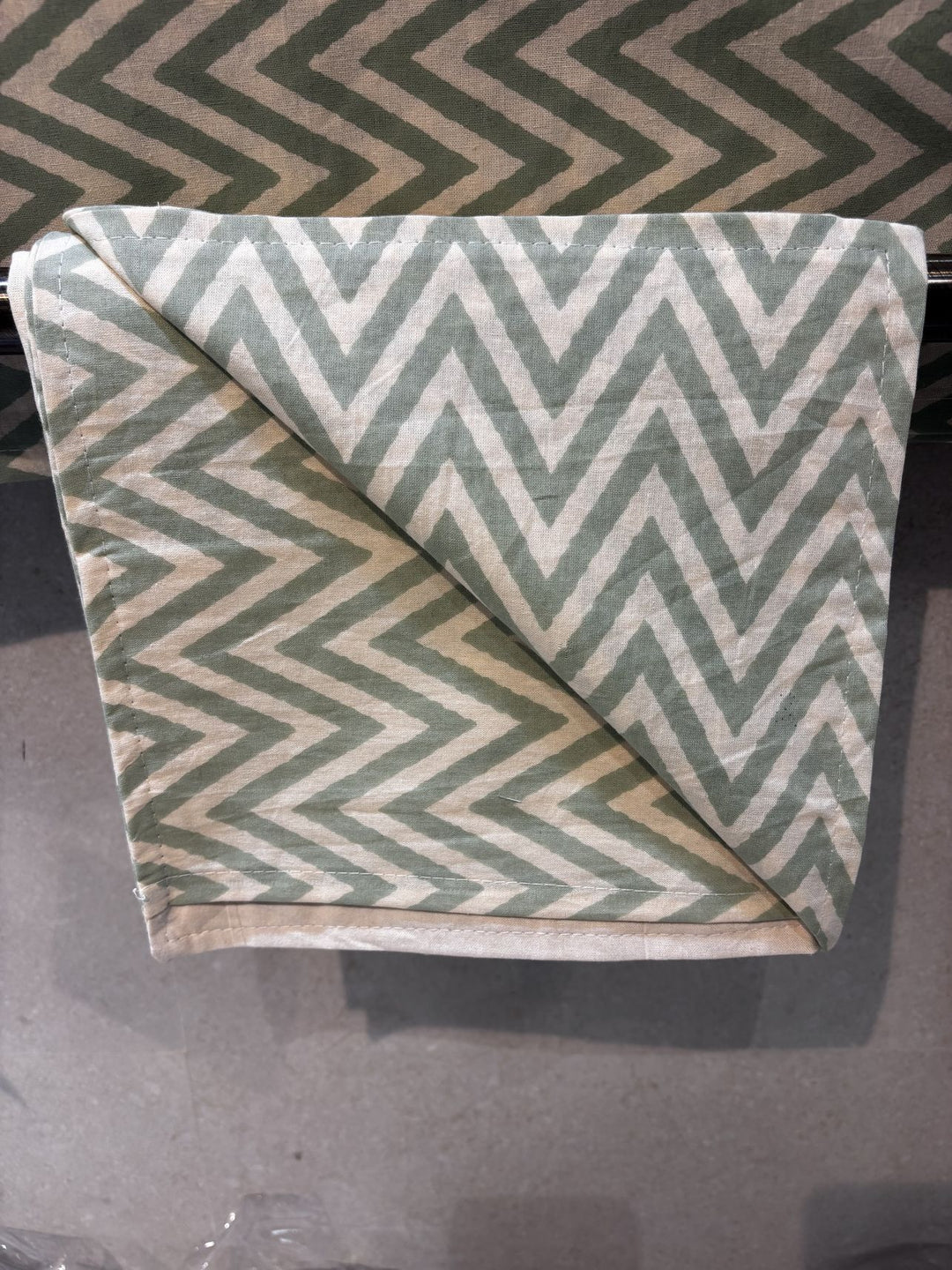 Gulnaar Royale Queen Size(90 x 108 Inches) Bedsheet (Green)- 104