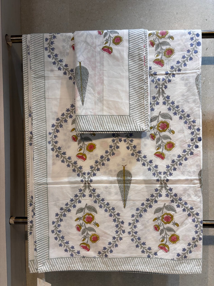 Gulnaar Edit Queen Size(90 x 108 Inches) Bedsheet (Multicolour)- 113