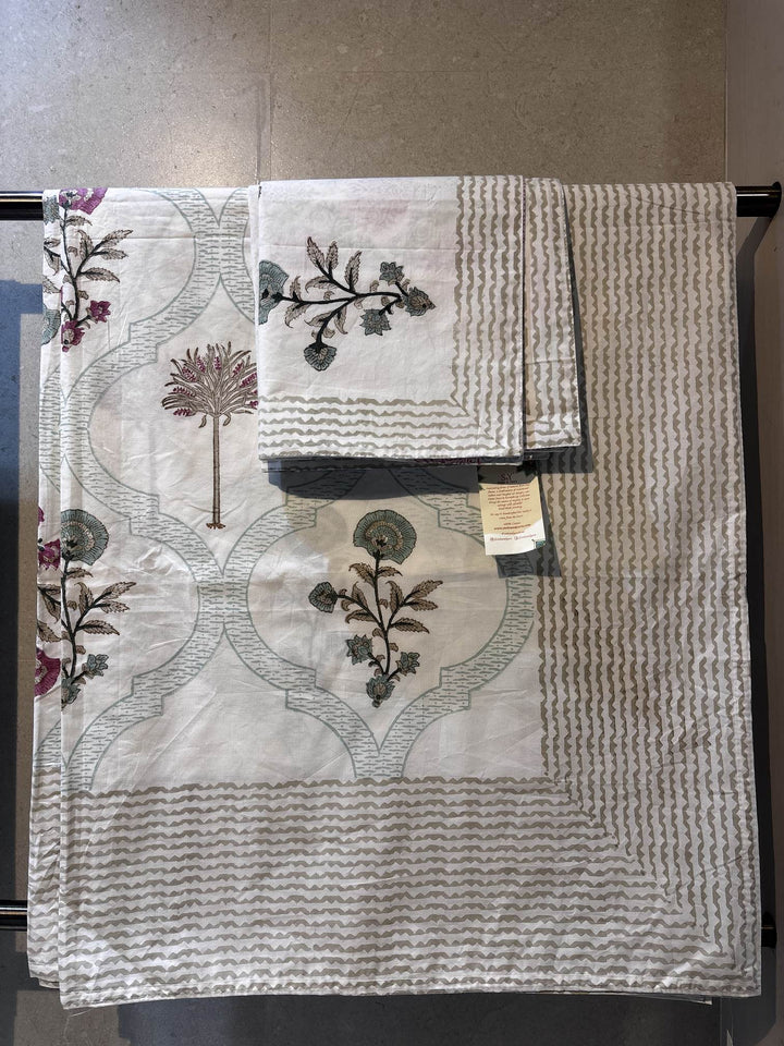 Gulnaar Edit Queen Size(90 x 108 Inches) Bedsheet (Multicolour)- 116