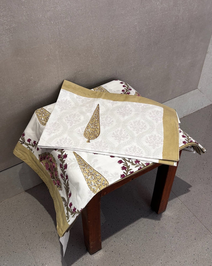 Gulnaar Edit Queen Size(90 x 108 Inches) Bedsheet (Multicolour)- 117