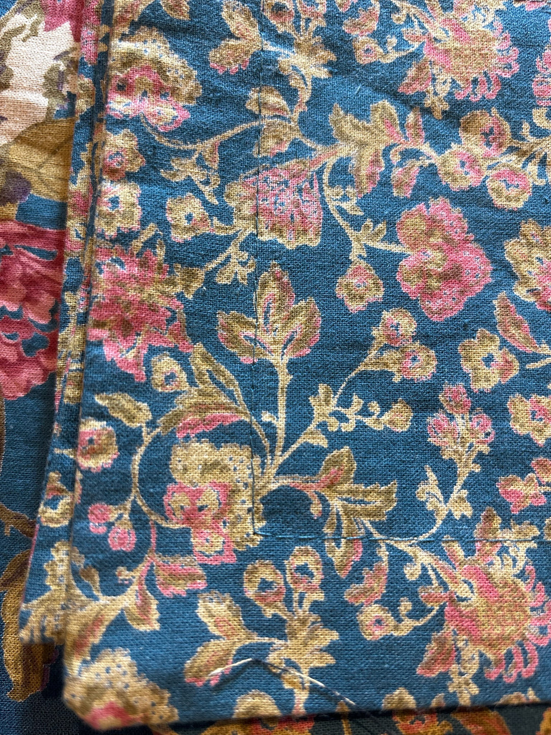 Gulnaar Royale Elite Queen Size(90 x 108 Inches) Bedsheet (Blue)- 123