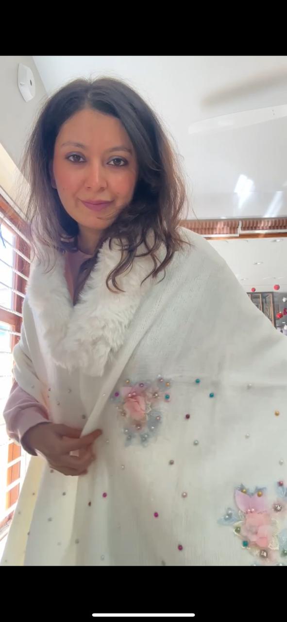 White Floral Embroidery Fur Collar Poncho - 152 (Free Size)